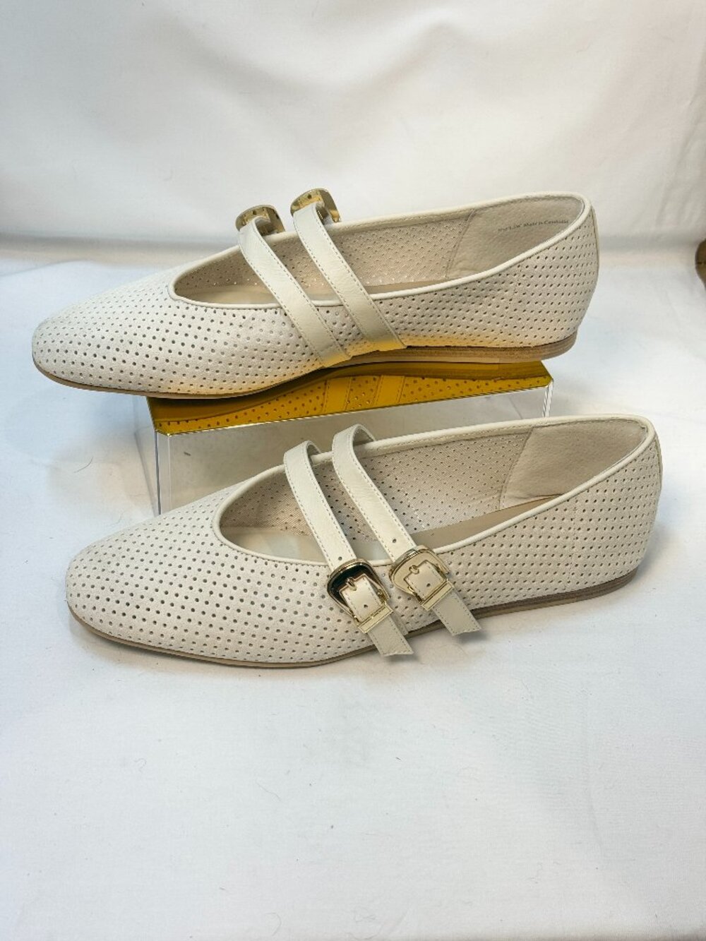Dolce Vita Baylee Mary Jane Flats Bone Perforated Suede Double Buckle Size 8.5W